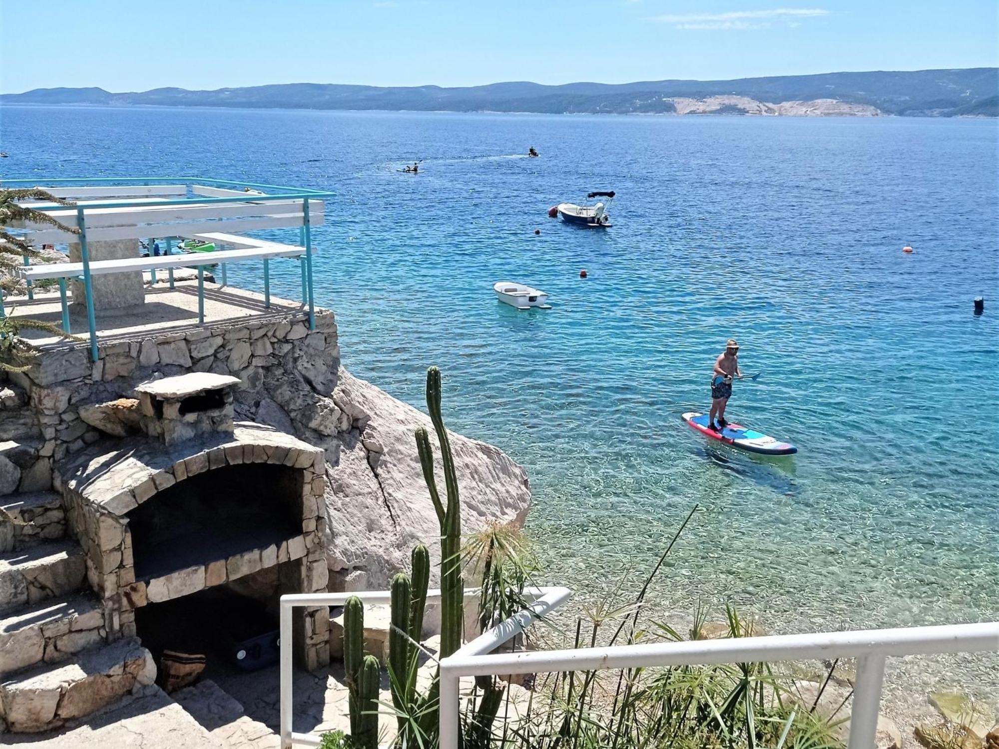 Lara By Interhome Omis