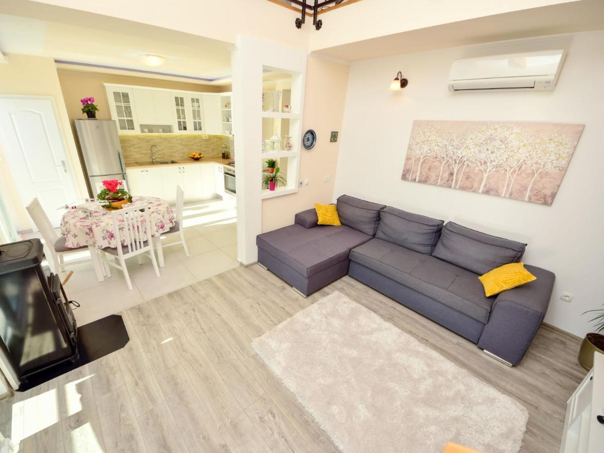 Holiday home Lara By Interhome Omis